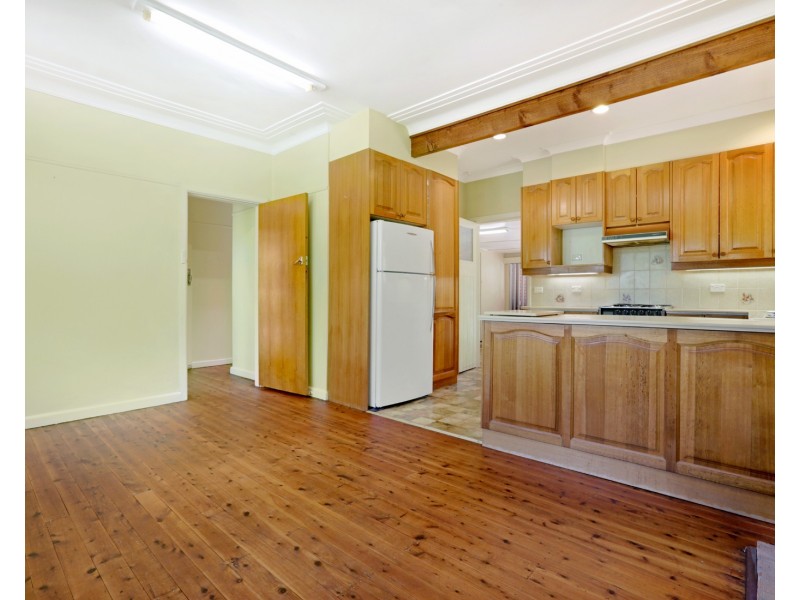 42 Waratah Rd, Turramurra NSW 2074