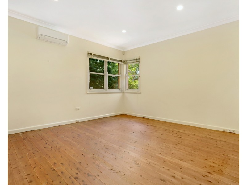 42 Waratah Rd, Turramurra NSW 2074