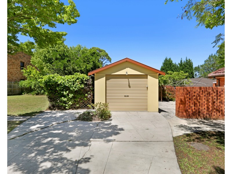 42 Waratah Rd, Turramurra NSW 2074