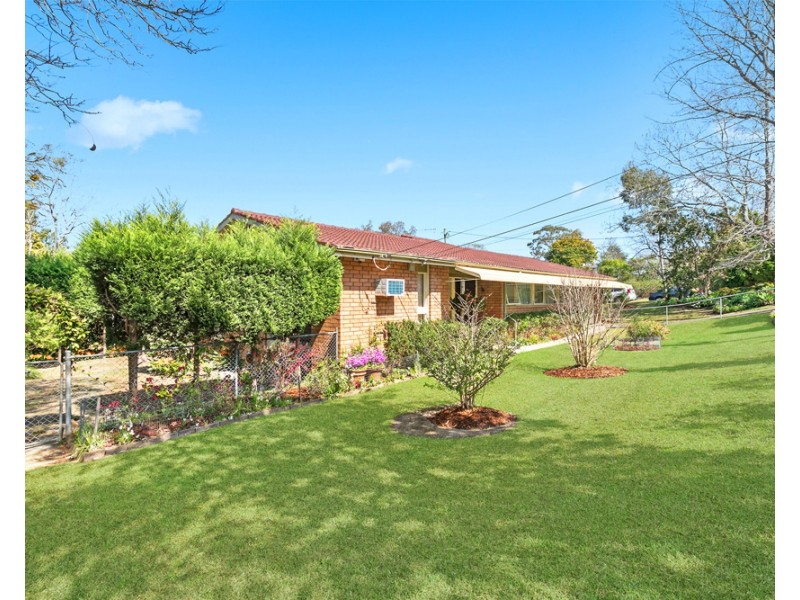 2 Ainslie Cl, St Ives Chase NSW 2075