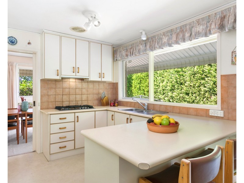 2 Ainslie Cl, St Ives Chase NSW 2075