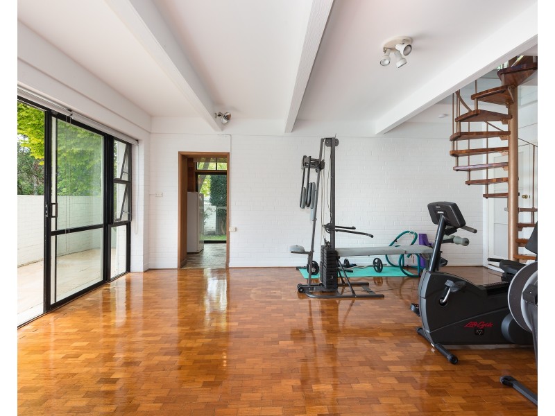 16 Livingstone Avenue, Pymble NSW 2073