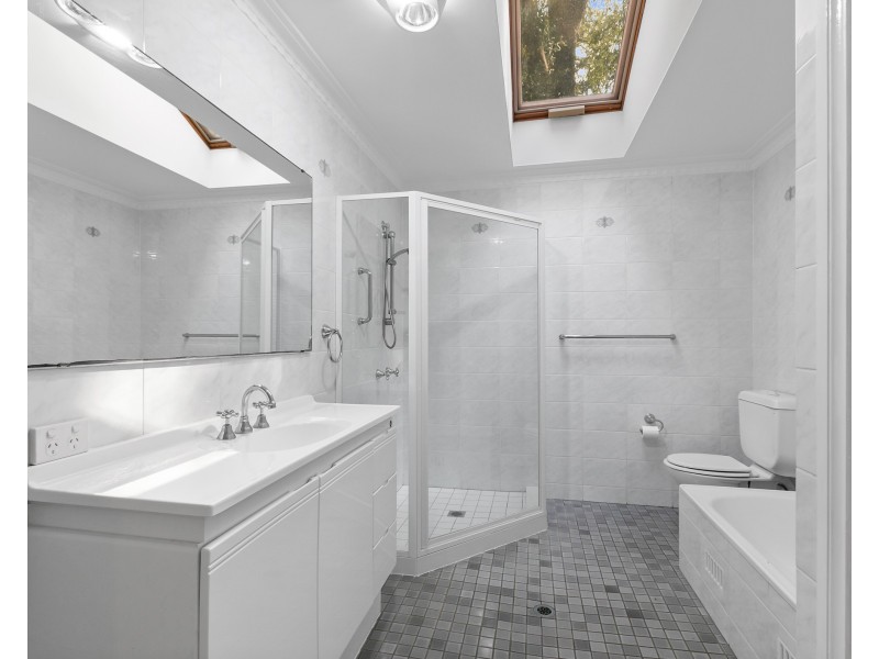 17 Linden Av, Pymble NSW 2073