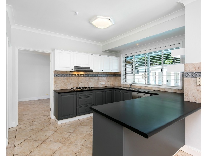 6B Warrimoo Ave, St Ives NSW 2075
