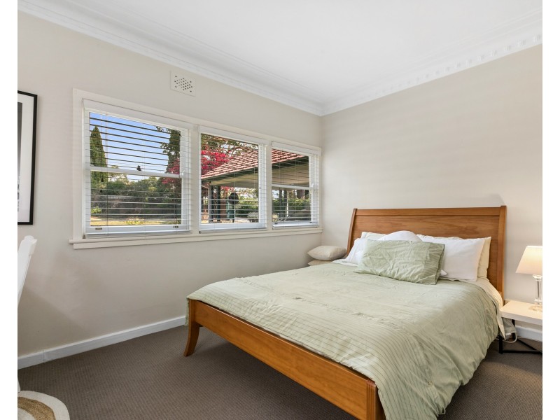 127 Kissing Point Rd, Turramurra NSW 2074