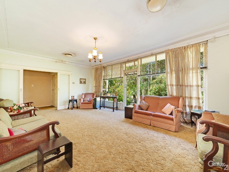 21 Lynbara Ave, St Ives NSW 2075