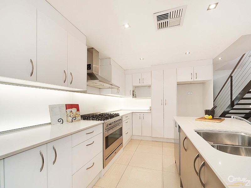 20a  Iona Ave, West Pymble NSW 2073