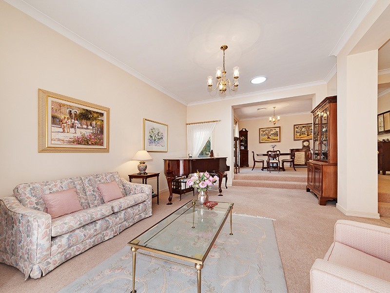 18 Stanley Close, St Ives NSW 2075