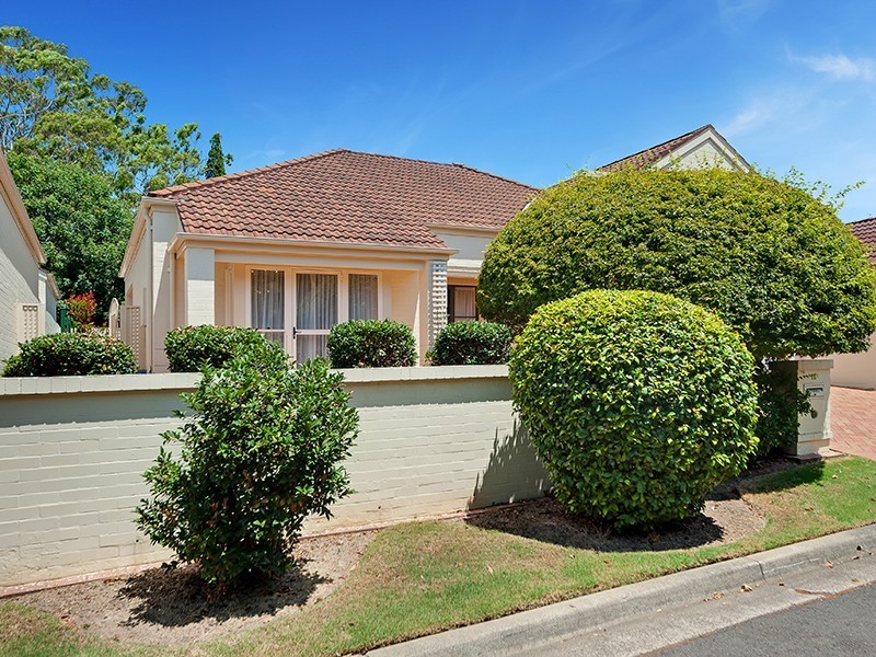 18 Stanley Close, St Ives NSW 2075