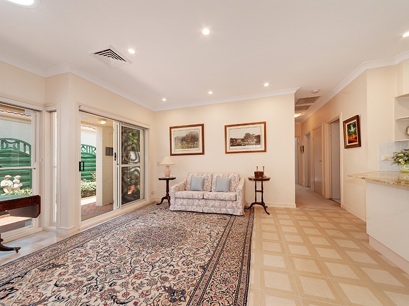 18 Stanley Close, St Ives NSW 2075