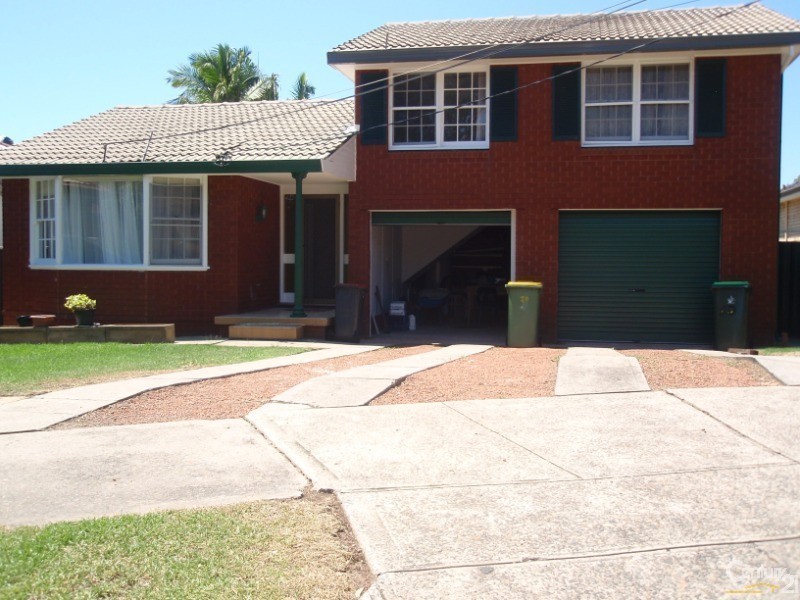 20 Bromley Avenue, Greenacre NSW 2190