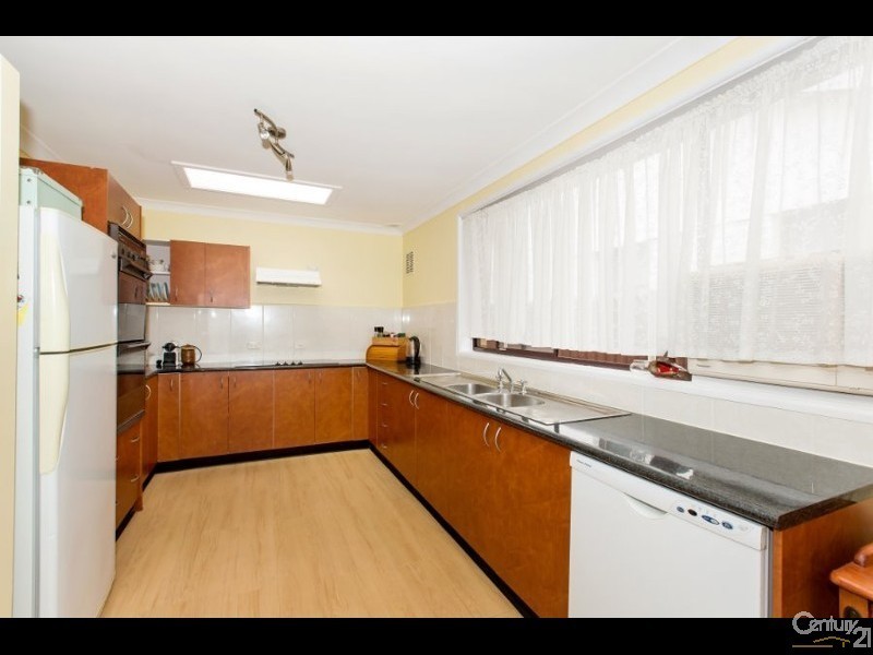 4 Sevenoaks Crescent,, Bass Hill NSW 2197