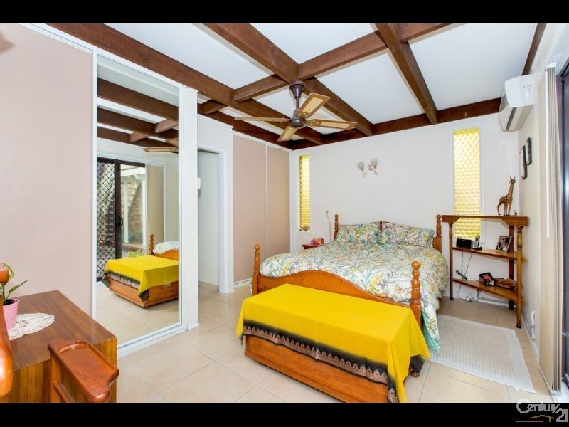 4 Sevenoaks Crescent,, Bass Hill NSW 2197
