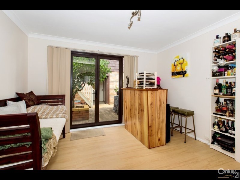 4 Sevenoaks Crescent,, Bass Hill NSW 2197