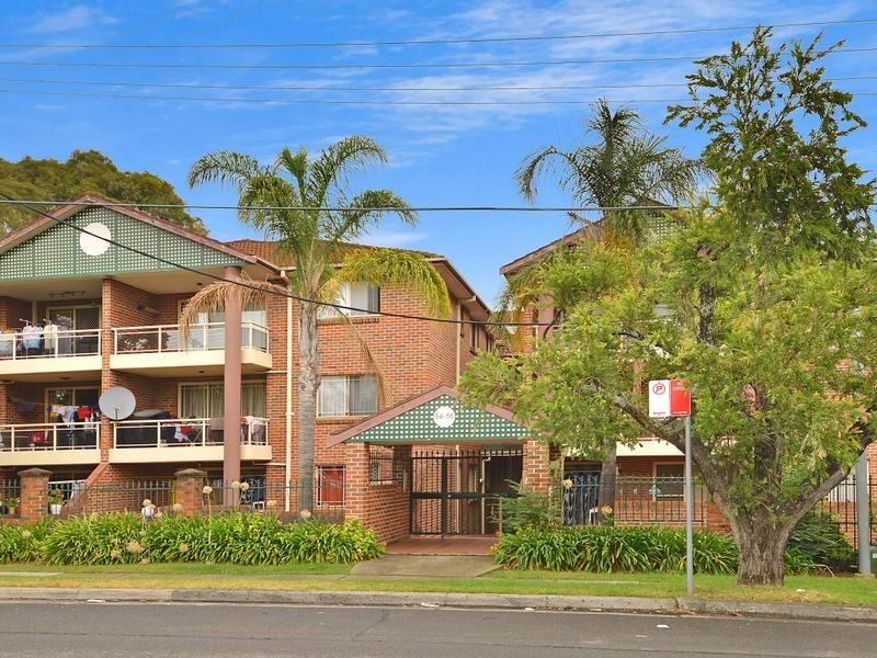 15/54 Sir Joseph Banks Street, Bankstown NSW 2200