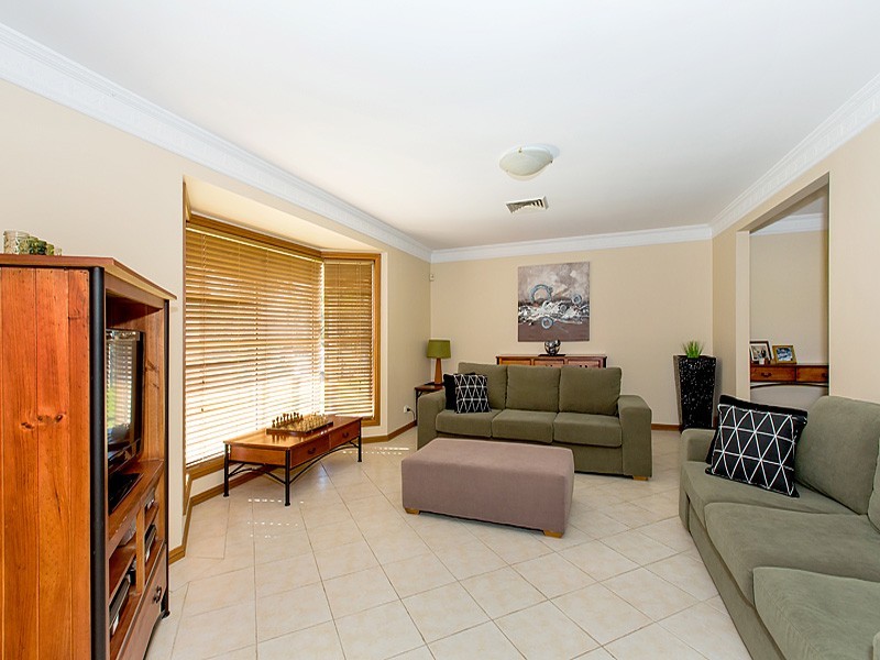 32 Yvonne Crescent, Bass Hill NSW 2197