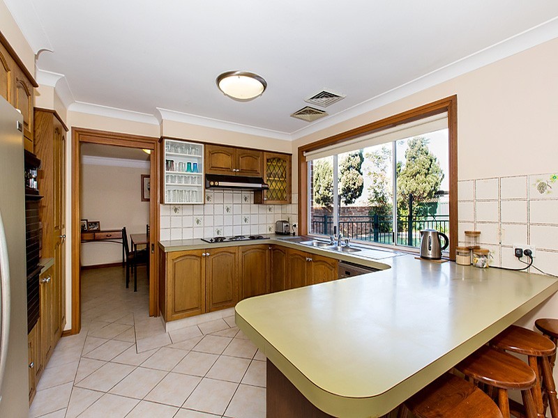 32 Yvonne Crescent, Bass Hill NSW 2197