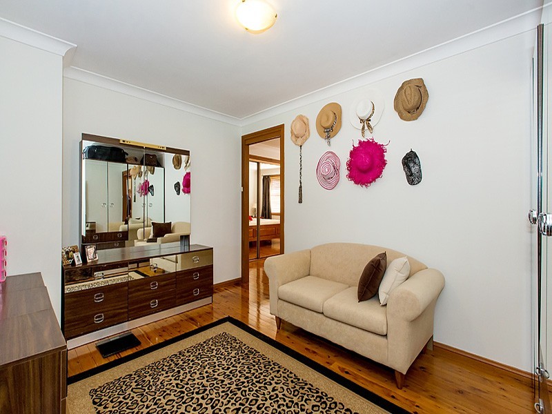 32 Yvonne Crescent, Bass Hill NSW 2197