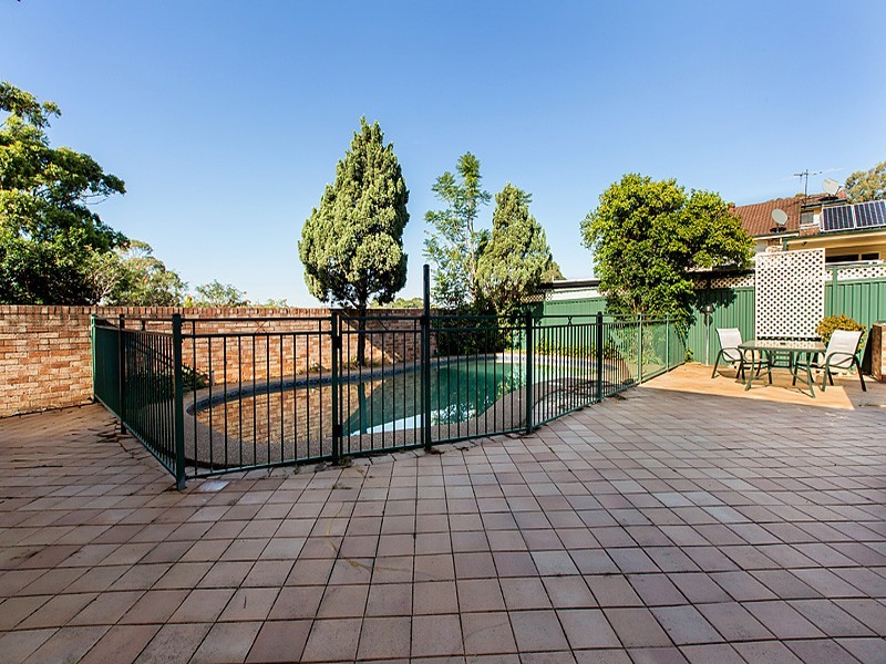 32 Yvonne Crescent, Bass Hill NSW 2197