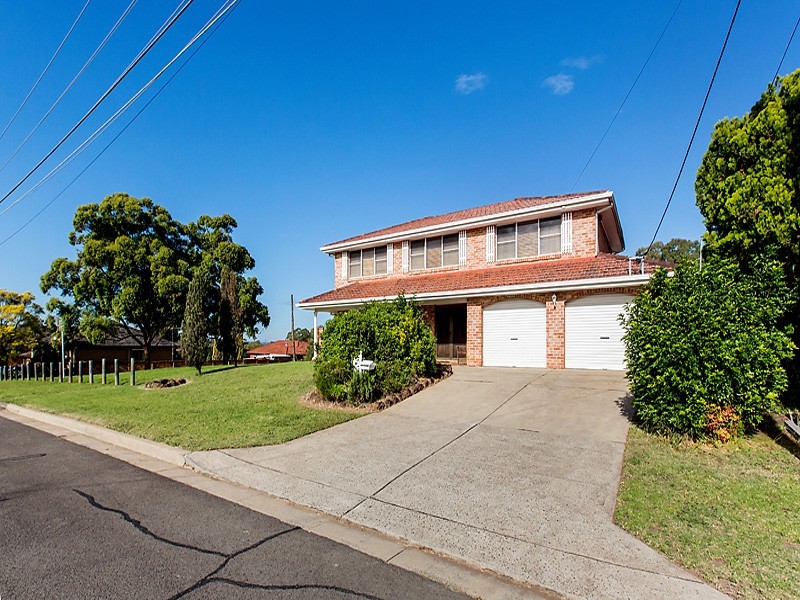 32 Yvonne Crescent, Bass Hill NSW 2197
