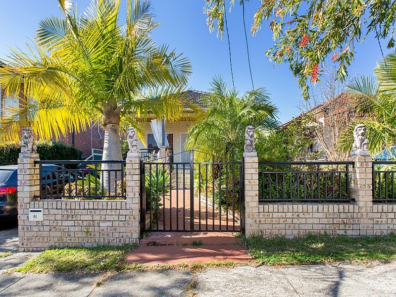 81 Noble Avenue, Greenacre NSW 2190