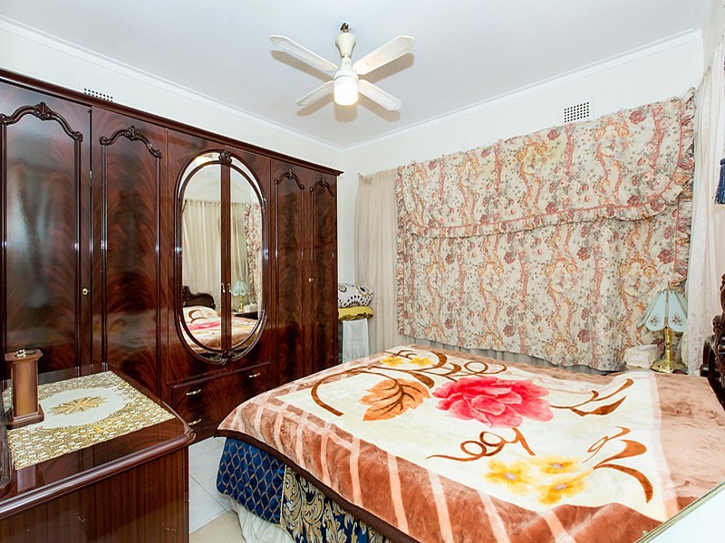 81 Noble Avenue, Greenacre NSW 2190