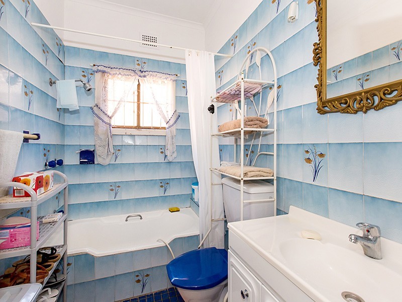 81 Noble Avenue, Greenacre NSW 2190