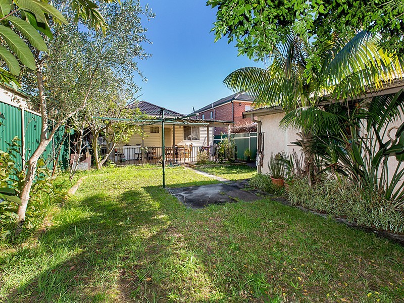 81 Noble Avenue, Greenacre NSW 2190
