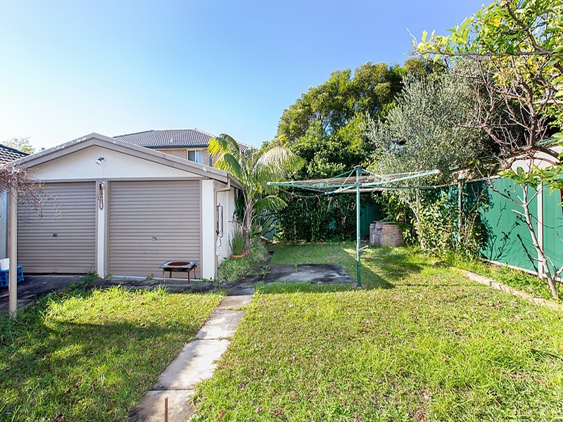 81 Noble Avenue, Greenacre NSW 2190