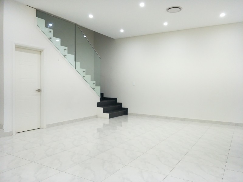 174 Rex Road, Georges Hall NSW 2198