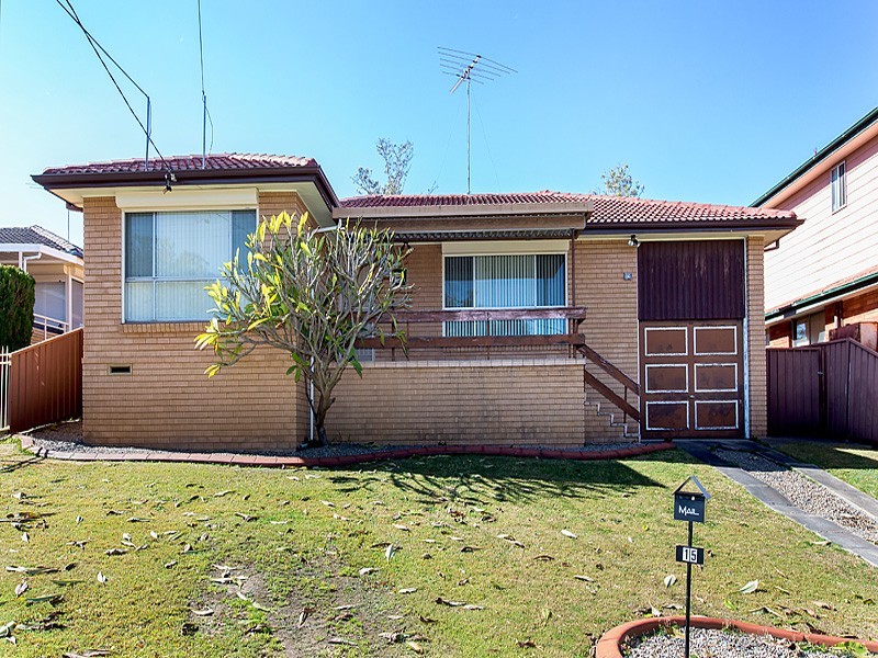 15 Whitemore Avenue, Georges Hall NSW 2198