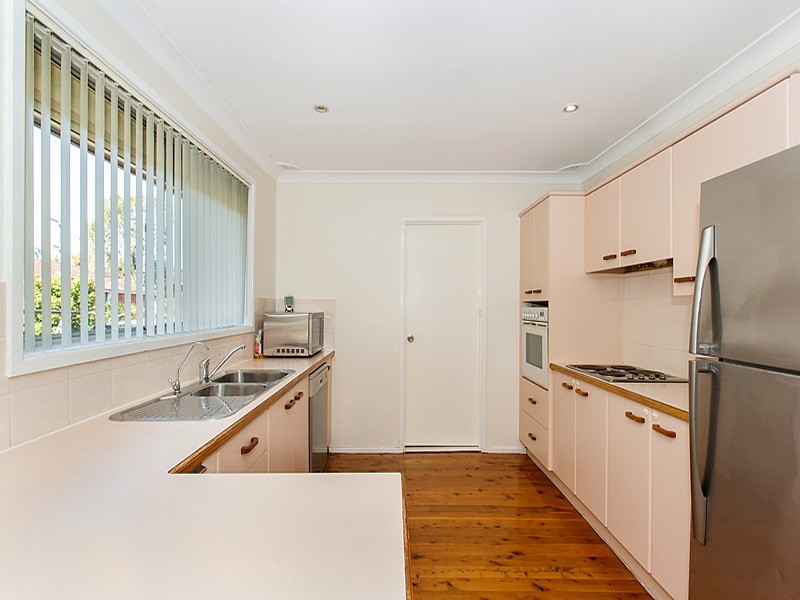 15 Whitemore Avenue, Georges Hall NSW 2198