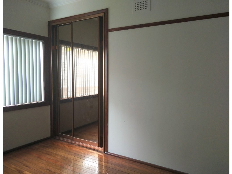 3 Lionel Street, Georges Hall NSW 2198