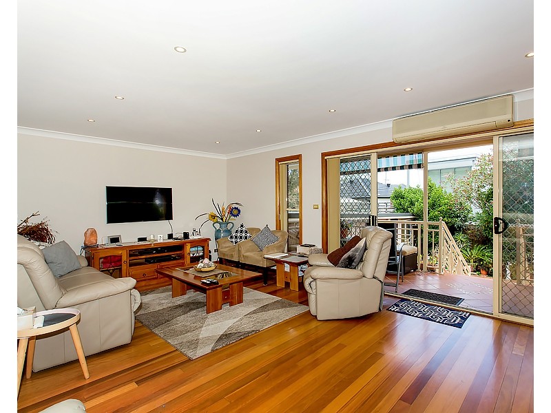 67 Caroline Crescent, Georges Hall NSW 2198