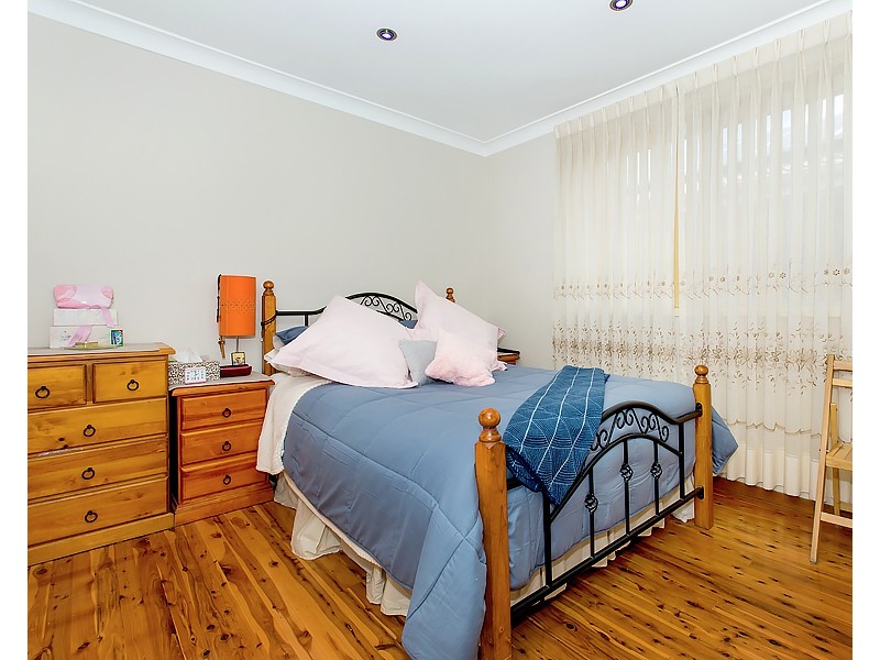 67 Caroline Crescent, Georges Hall NSW 2198