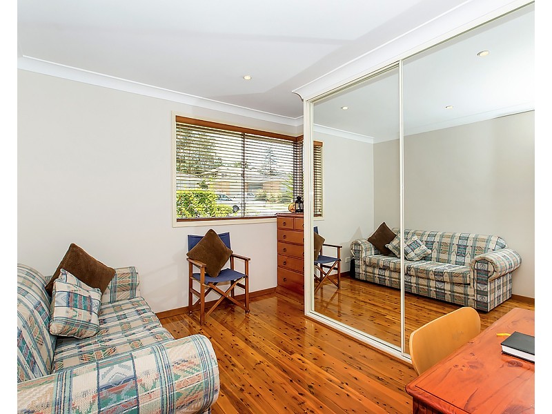 67 Caroline Crescent, Georges Hall NSW 2198