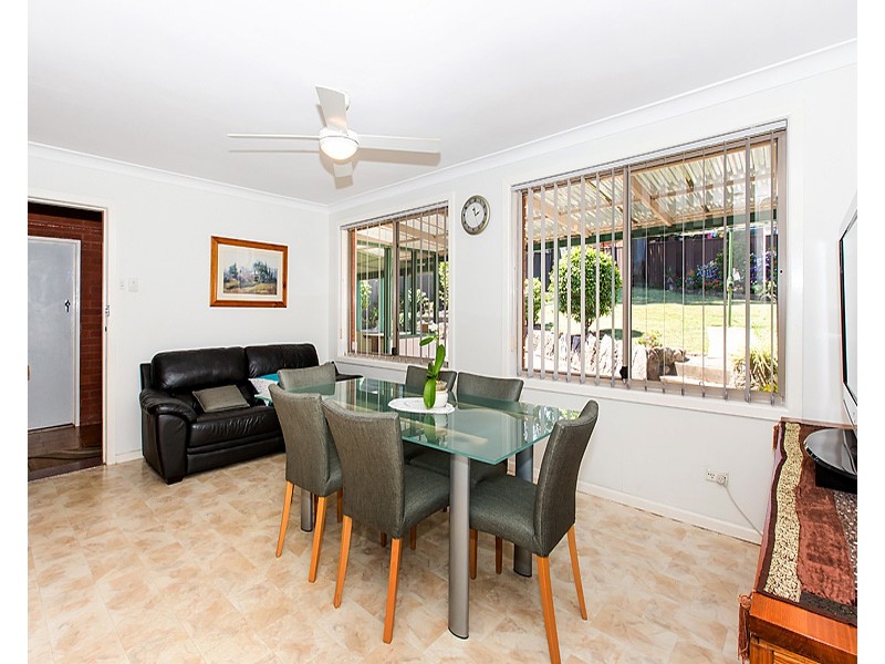 7 Barlow Place, Georges Hall NSW 2198