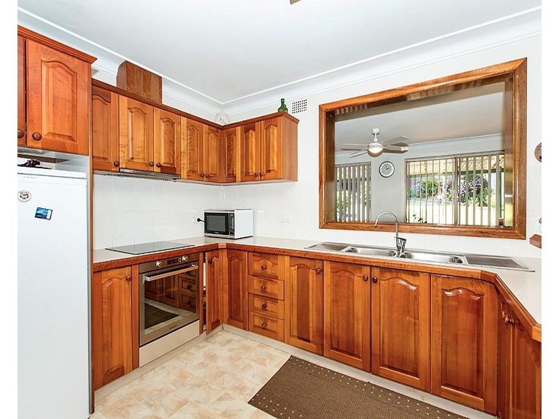 7 Barlow Place, Georges Hall NSW 2198