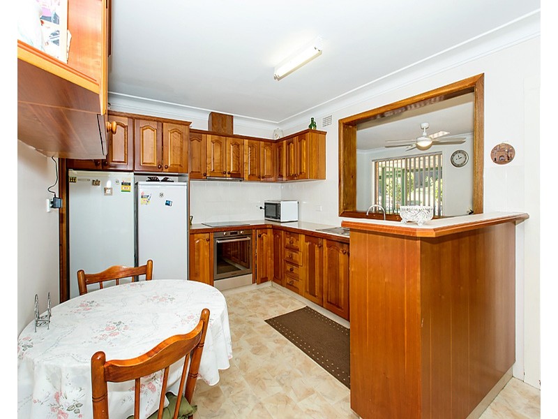 7 Barlow Place, Georges Hall NSW 2198