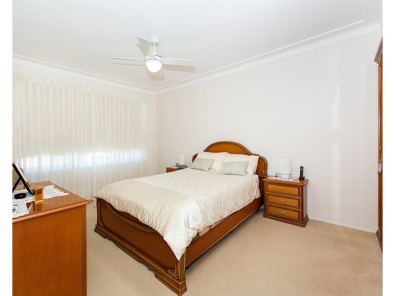 7 Barlow Place, Georges Hall NSW 2198
