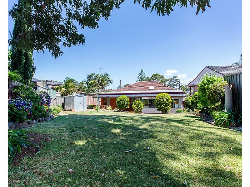 7 Barlow Place, Georges Hall NSW 2198