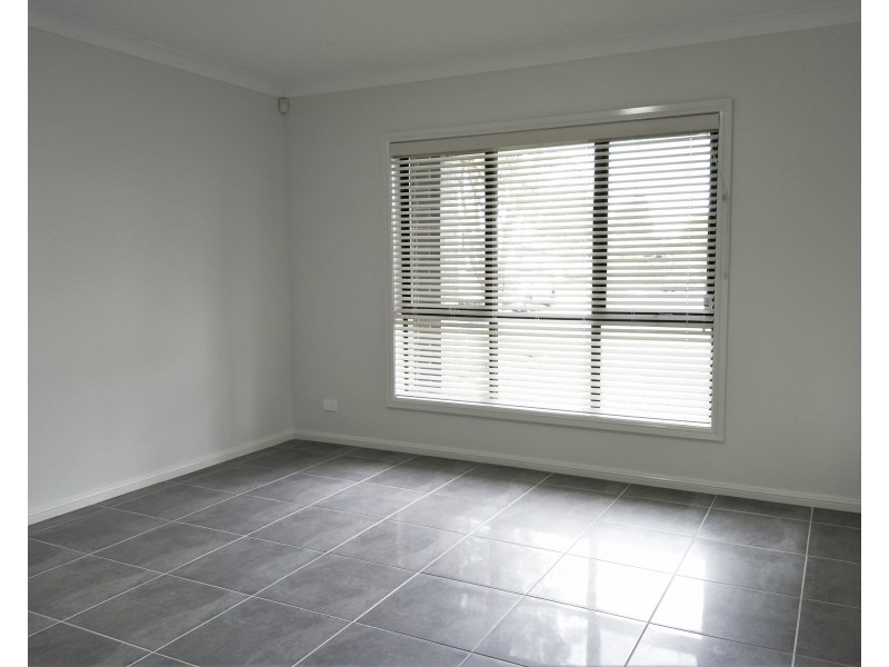 6a Erica Crescent, Georges Hall NSW 2198