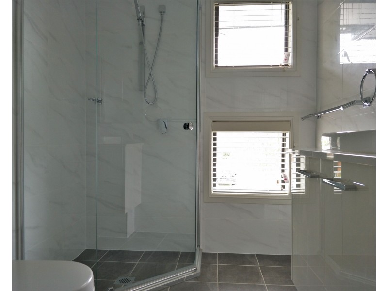 6a Erica Crescent, Georges Hall NSW 2198