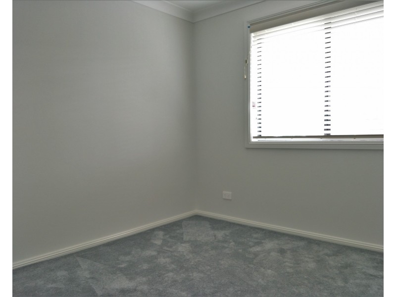 6a Erica Crescent, Georges Hall NSW 2198