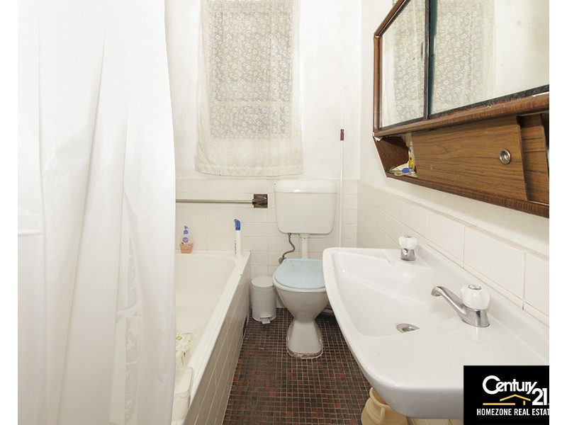 28/168 Greenacre Road, Bankstown NSW 2200