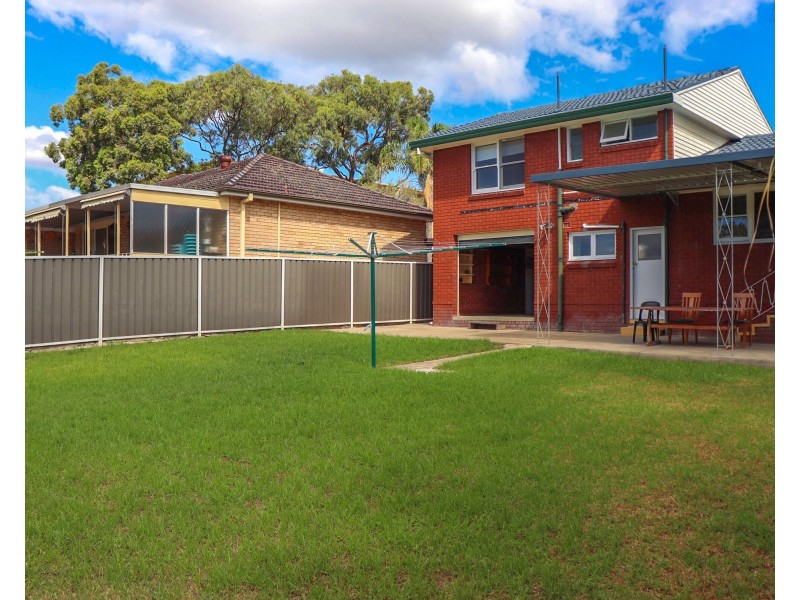 20 Bromley Avenue, Greenacre NSW 2190