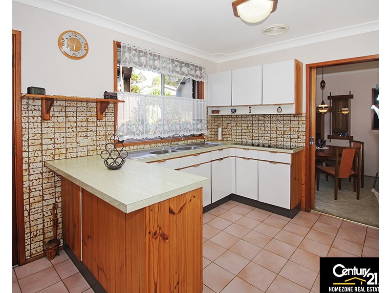 5 Allena Close, Georges Hall NSW 2198