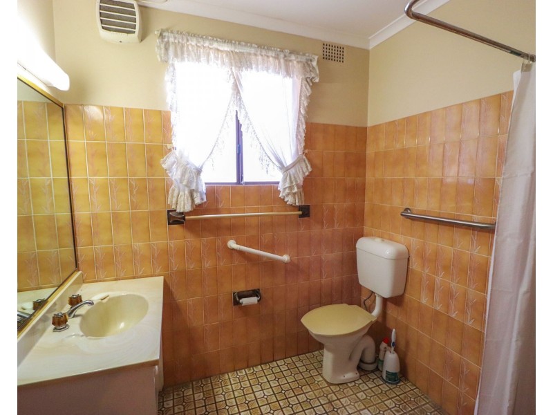 66 Carnavon Crescent, Georges Hall NSW 2198