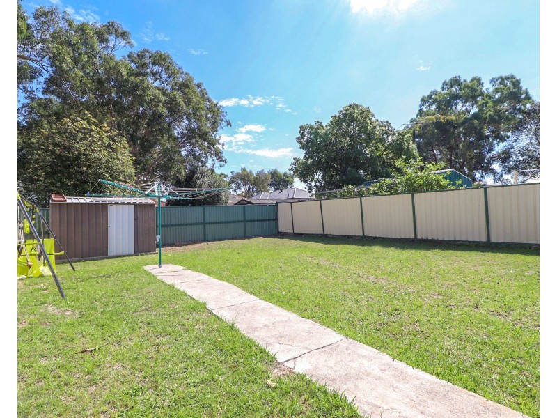 13 Ashcroft St, Georges Hall NSW 2198