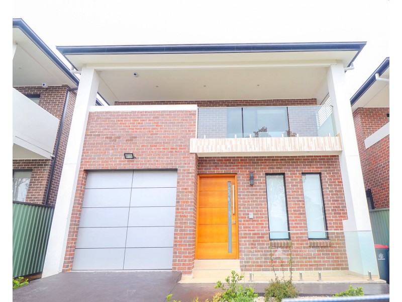 8a  Lurnea Avenue, Georges Hall NSW 2198